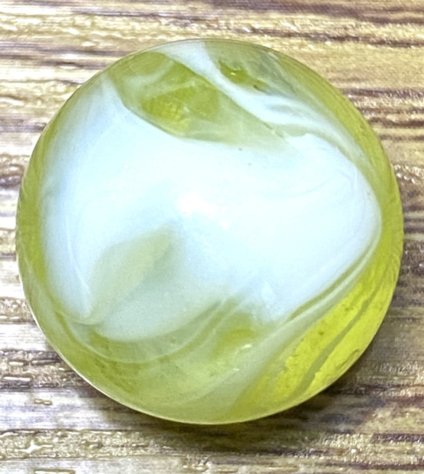 RARE CAC OR LIMEADE SLAG SMALL HIT MARK URANIUM GLOW UV SHOOTER .68″ M632