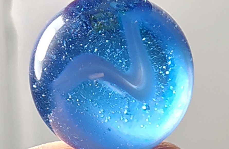 Vintage Sapphire Blue WV Swirl Marble 0.61″ Translucent Lots Of Tiny Bubbles NM