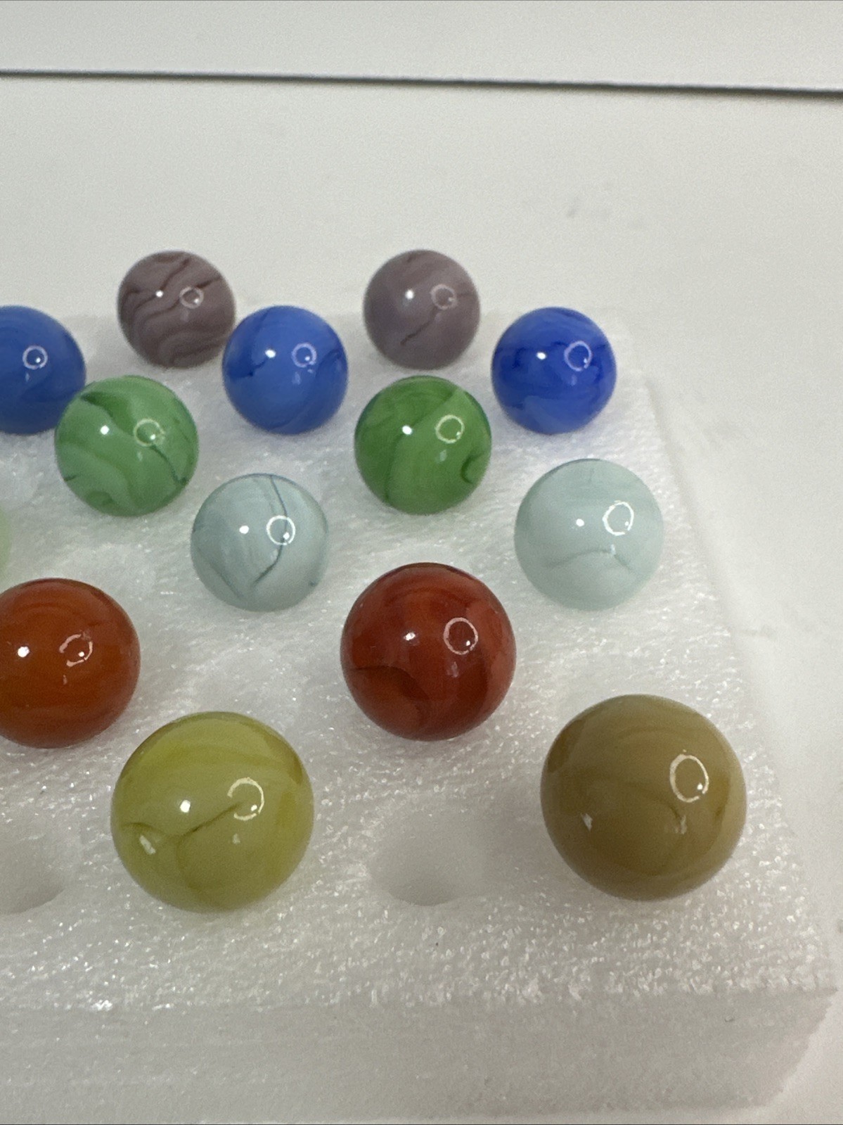 027 Lot Of 30 Champion Swirl Marbles! Beautiful Spread