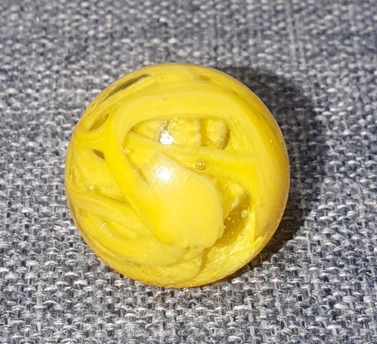 25/32″+ Super Busy Bright Eggyolk Yellow Veiligglas Wirepull Marbles NM++++