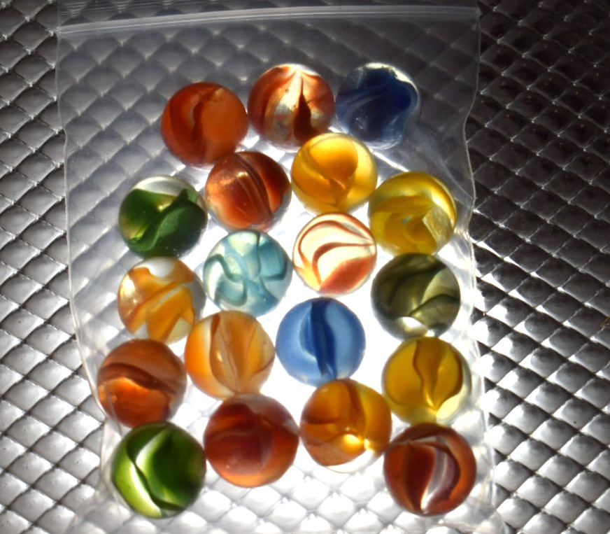 VINTAGE PELTIER CAT EYE BANANA VITRO AGATE 6 VANE CAGE MARBLES 1960s 20PCS