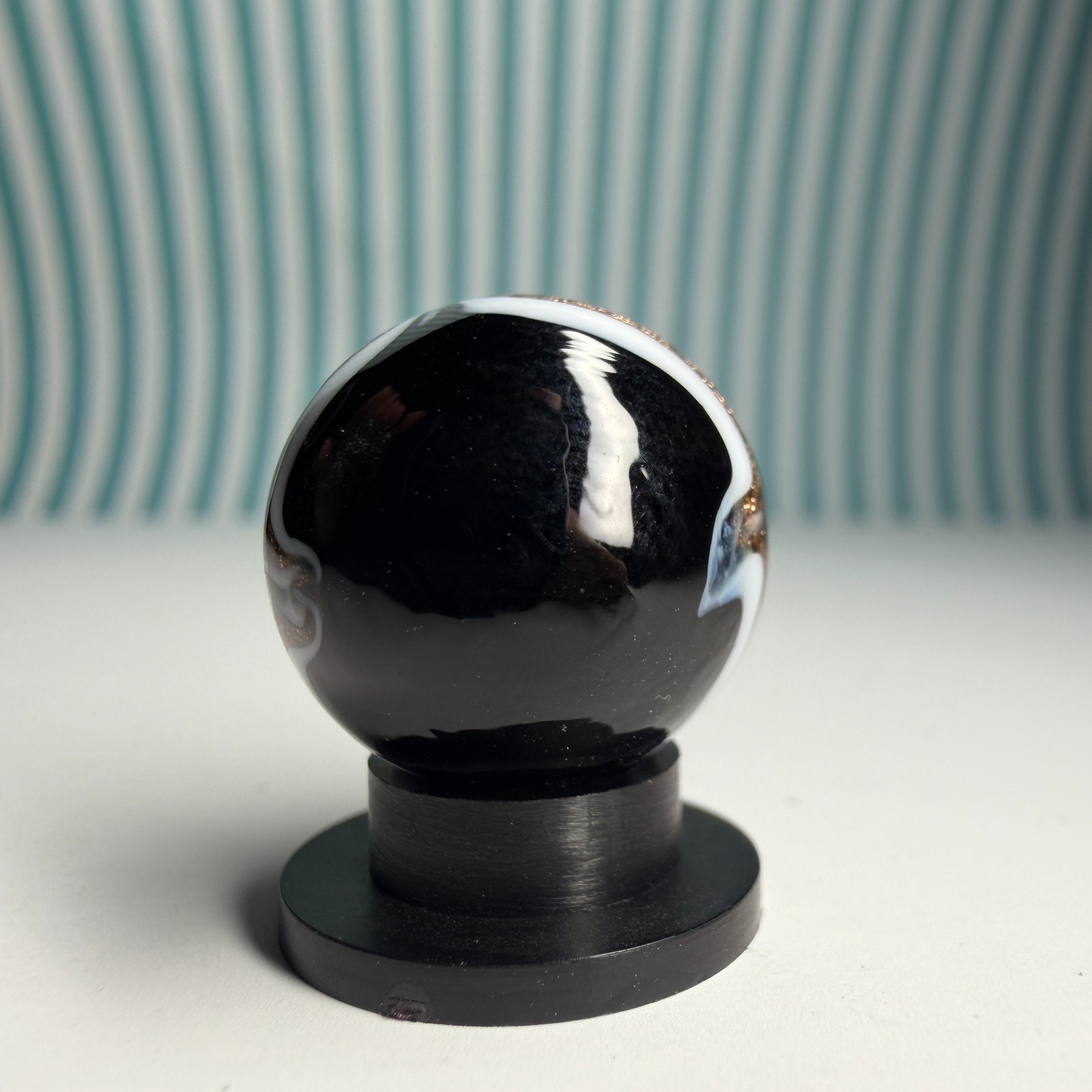 INSIGNIA Handmade Glass Marble Gold Lutz Crown Black Base 5/8″ + Stand