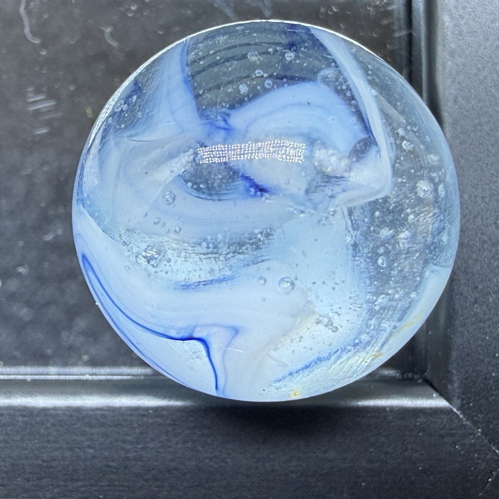WV Alley Ravenswood Wirepool Swirl Marble NM Condition White And Blue .60”