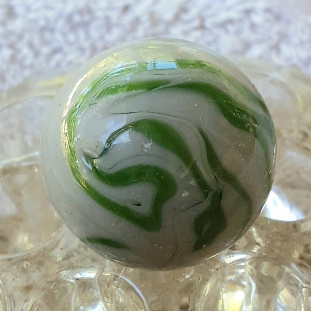 31/32″ Alley Agate Muddy Swirl Slag In Beautiful Mint Condition👌.