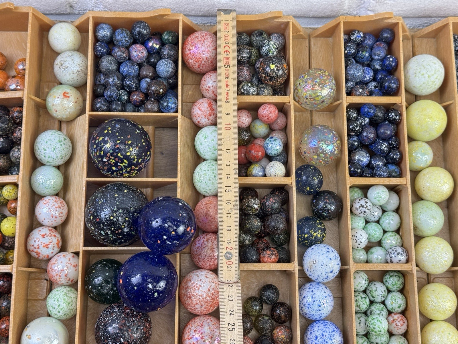 25 Handpicked Speckled Confetti Sparkles Blizzard type marbles – Vacor a.o.