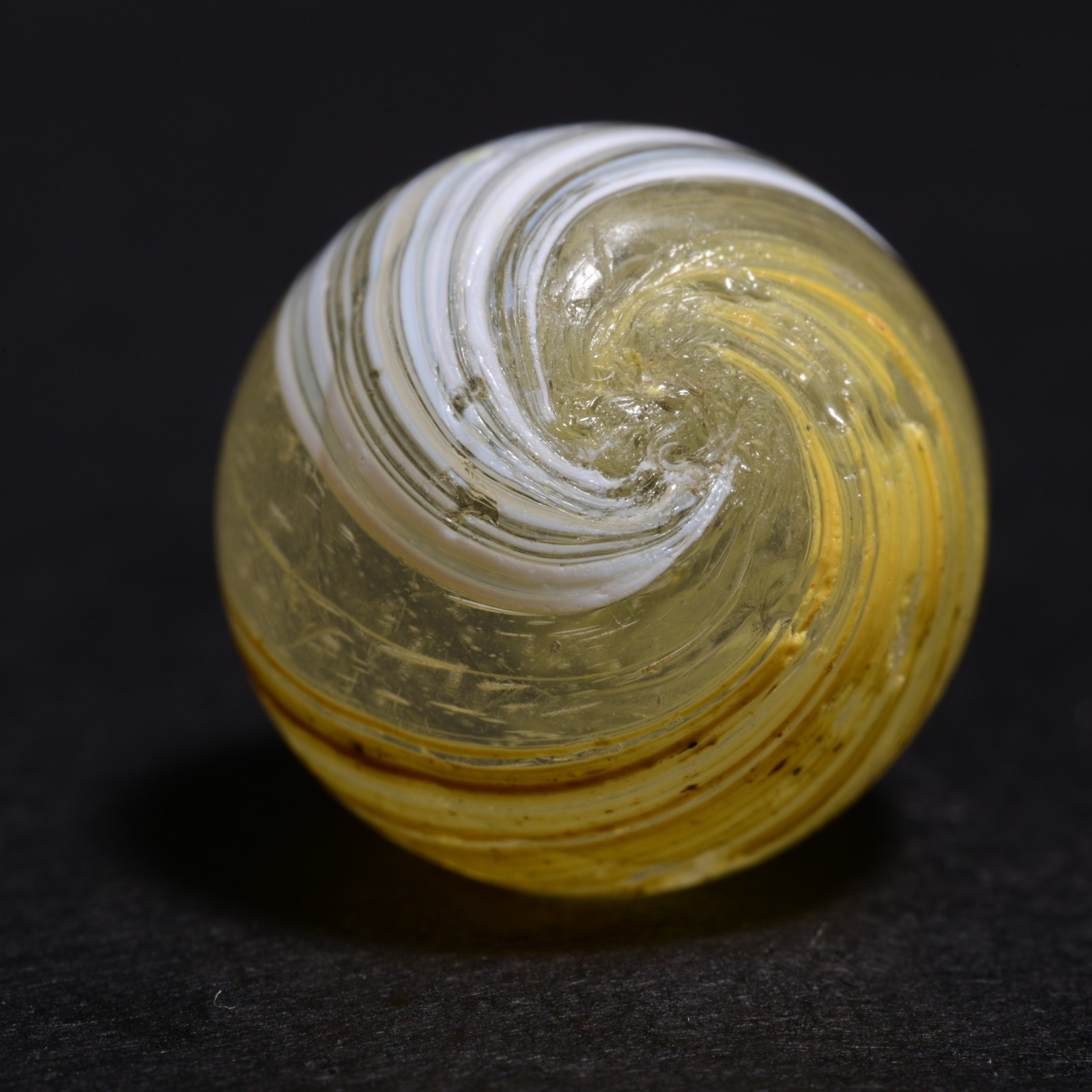 Indian Marble German Handmade Antique Bright White & Egg Yolk 14mm 17/32”