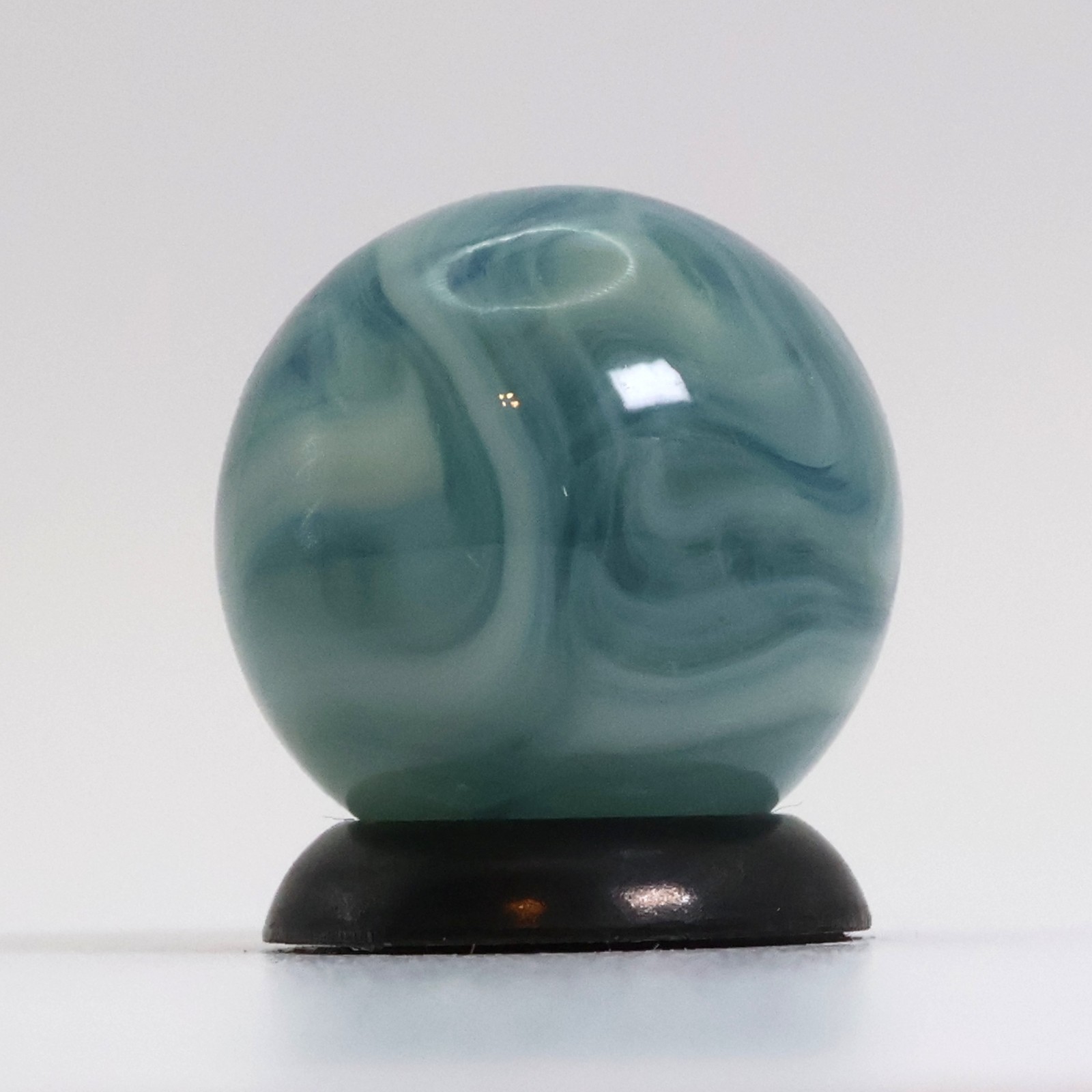 5/8″ Transparent Swirl Marble Clear Base with Blue & White Ribbons M-