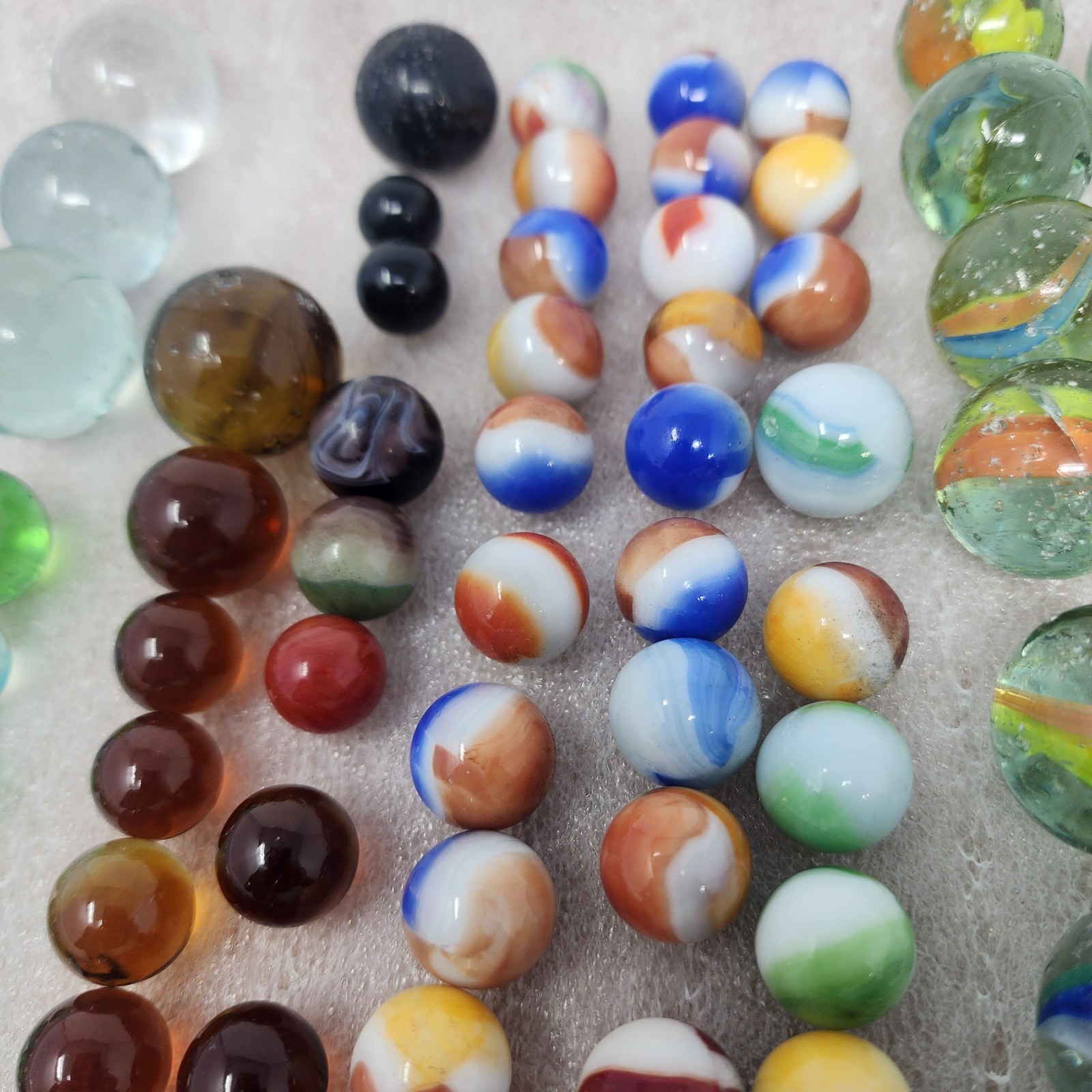 Vintage GLASS MARBLES 95 pc 2 pound Lot Mix Multi Color Multi Sizes
