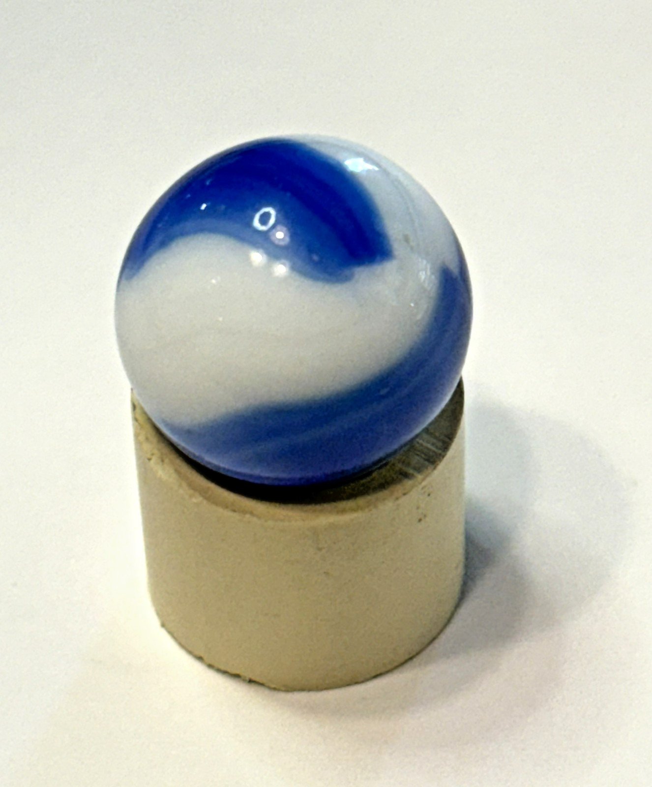 Vintage Alley Agate Blue and White Swirl .6″ – 7 Total