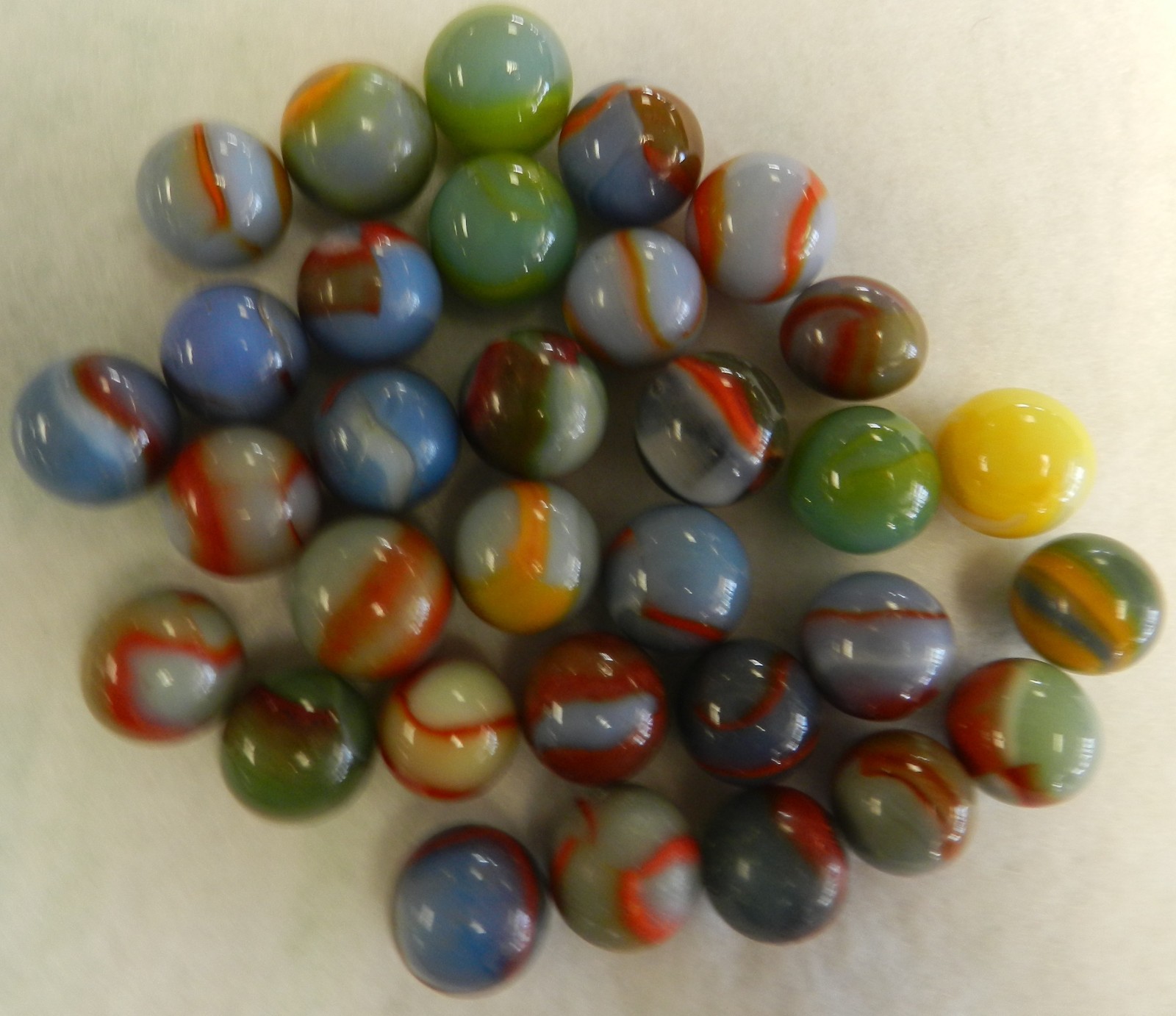#20204m Vintage Group or Lot of 30 Mixed Peltier Glass Marbles .56 to .61 Inches
