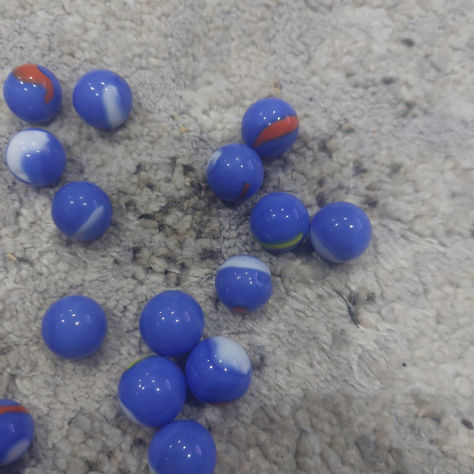 20 lot 16mm Blue Dolphin Mega Marbles Players Blue Yellow Red by Vacor near mint