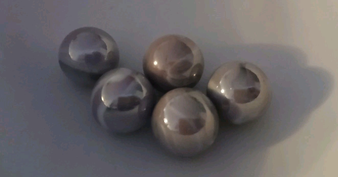 5 Marble King, 1940s–1970 Marbles Pearlescent Gray/Purple Swirling