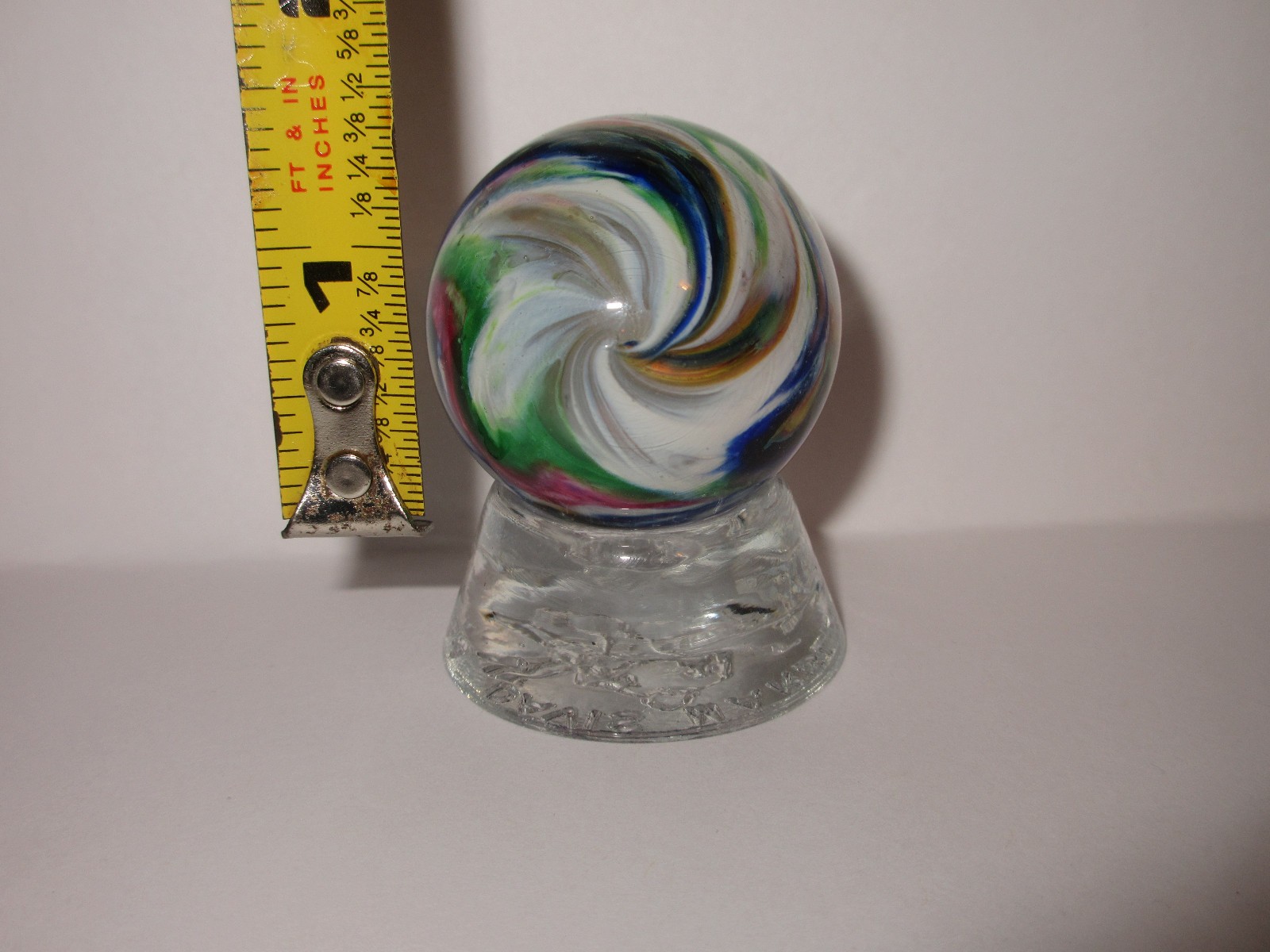 Signed DAVIS GLASS MARBLE SWIRL CONTEMPORARY 2004 JIM STAND