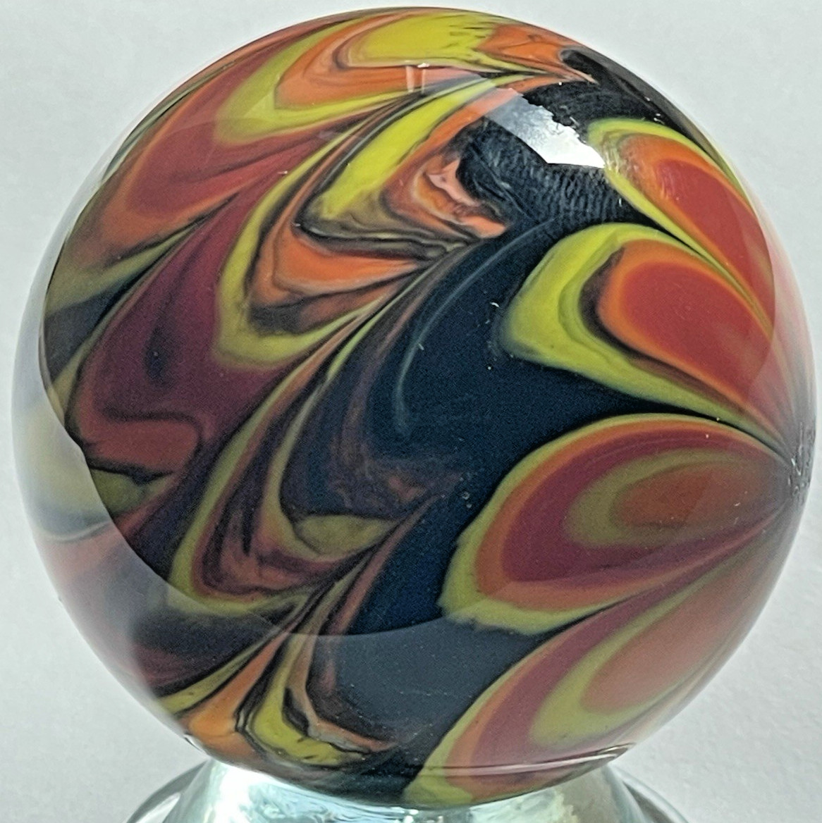 VTG 2008 STEVE DAVIS MARBLE SIGNED HANDMADE GLASS ART 1.97″ RED YELLOW ORANGE
