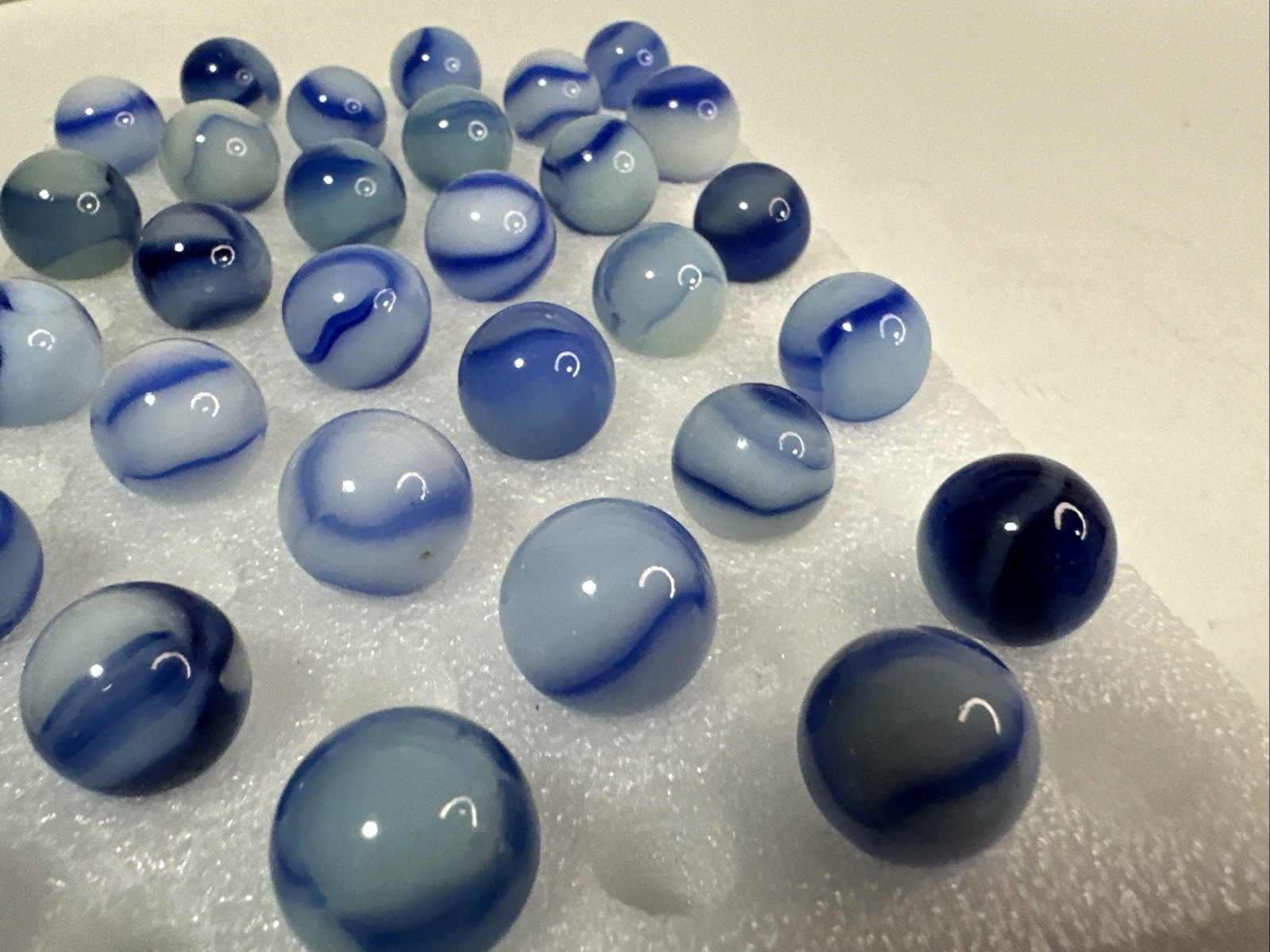 109 Lot Of 30 Vintage Peltier Rainbo Marbles!