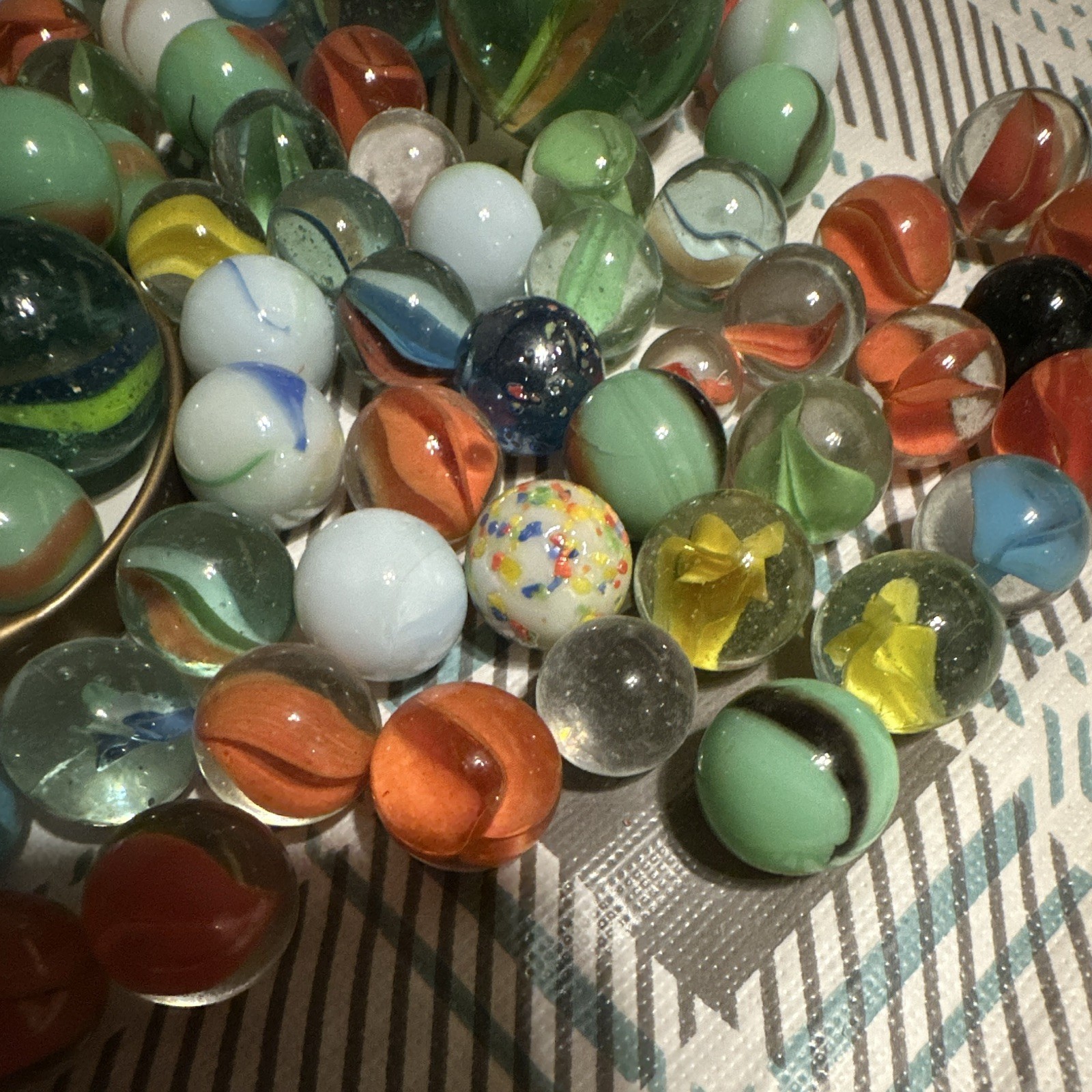 Mixed Lot Glass Toy Marbles Assorted Colors & Sizes w/ Shooters, Machine Made