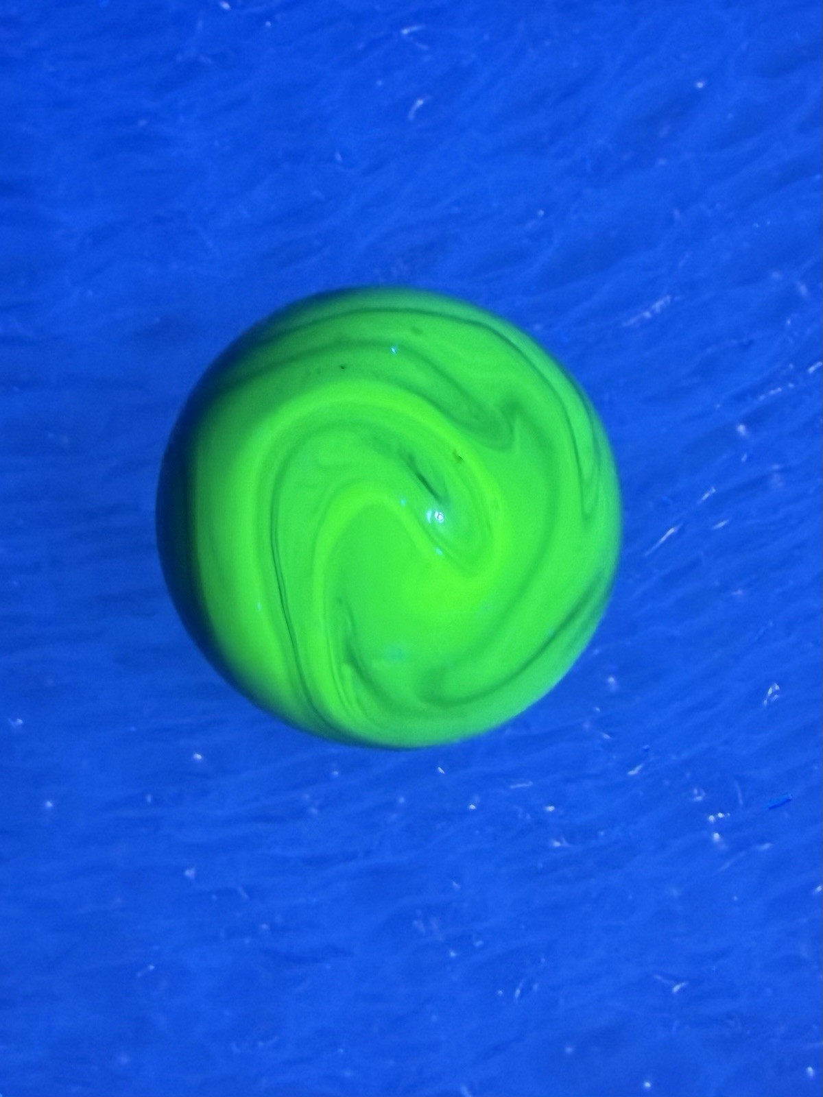 Vintage UV Uranium Shooter Marble- Swirl Glows- Jabo DAS 0.98” READ