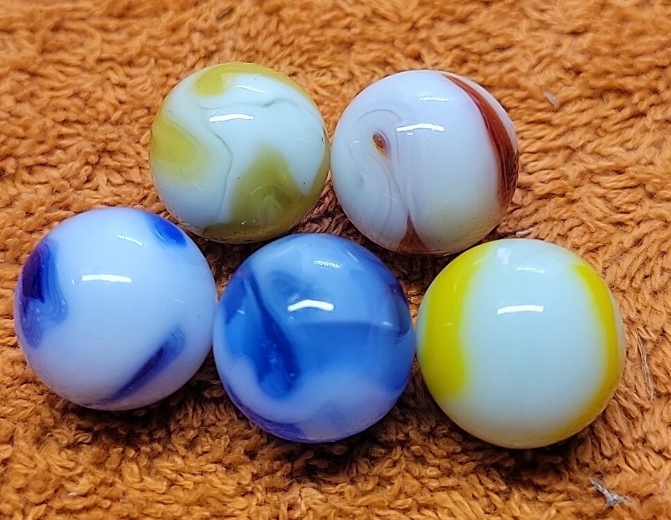 A87•3~Vintage ASS WV Swirls Alley, Ravenswood? 5/8″ Near Mint Marbles, Lot Of 5