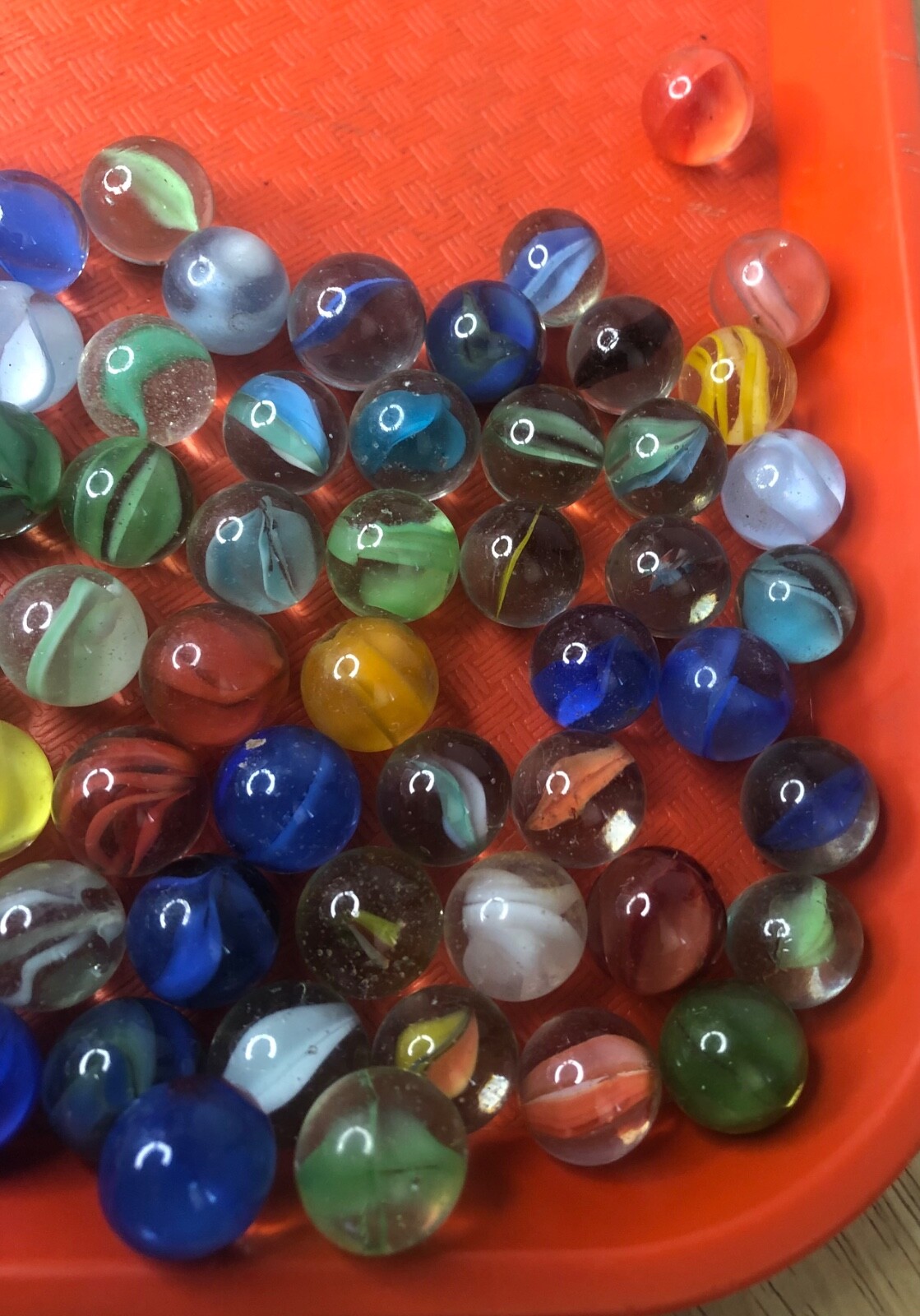 100 vintage CATS EYES OR RIBBON glass marbles 15-17mm tiny bubbles