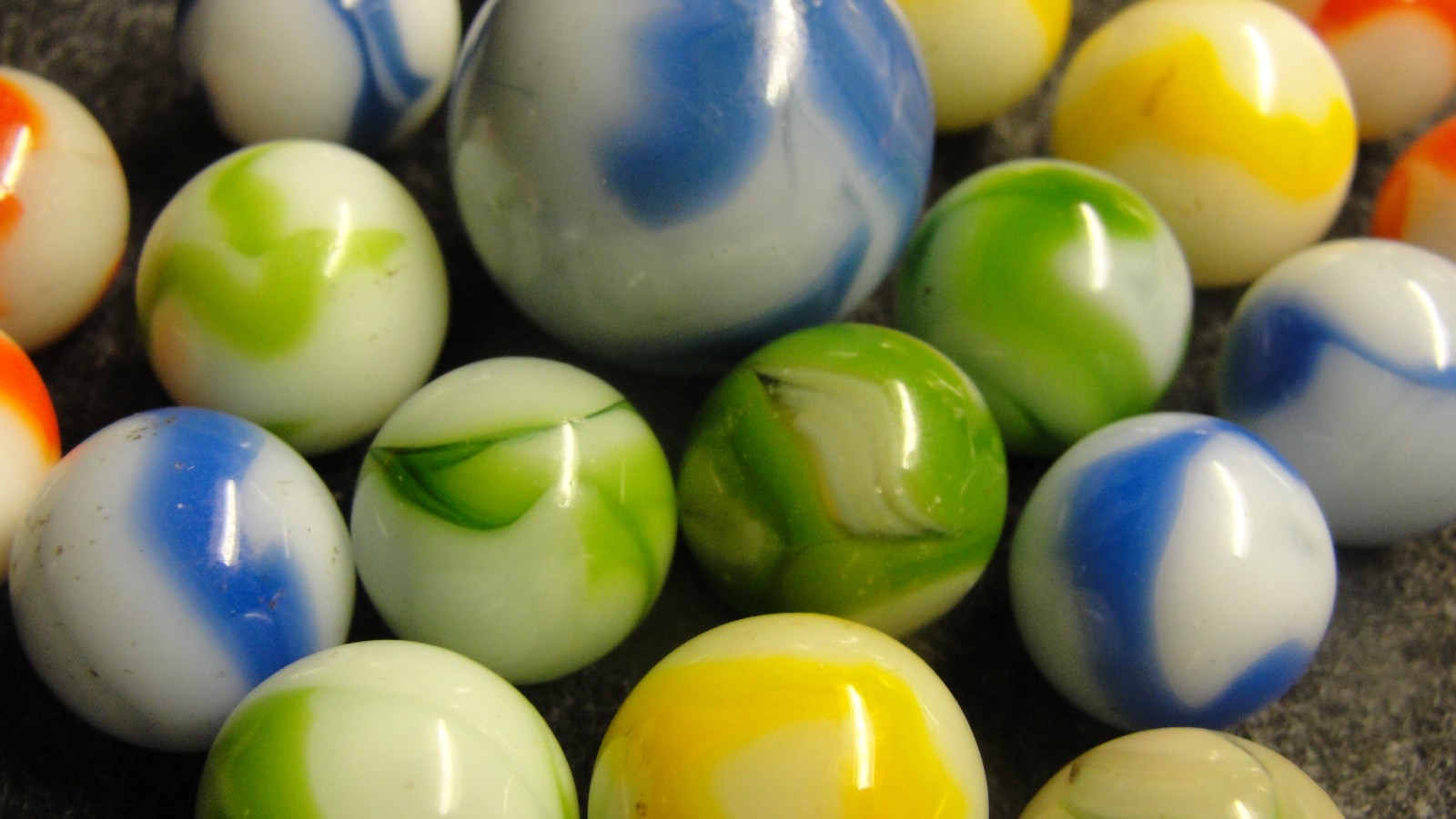 Mint Alley Agate St Marys marbles with a Shooter j5a