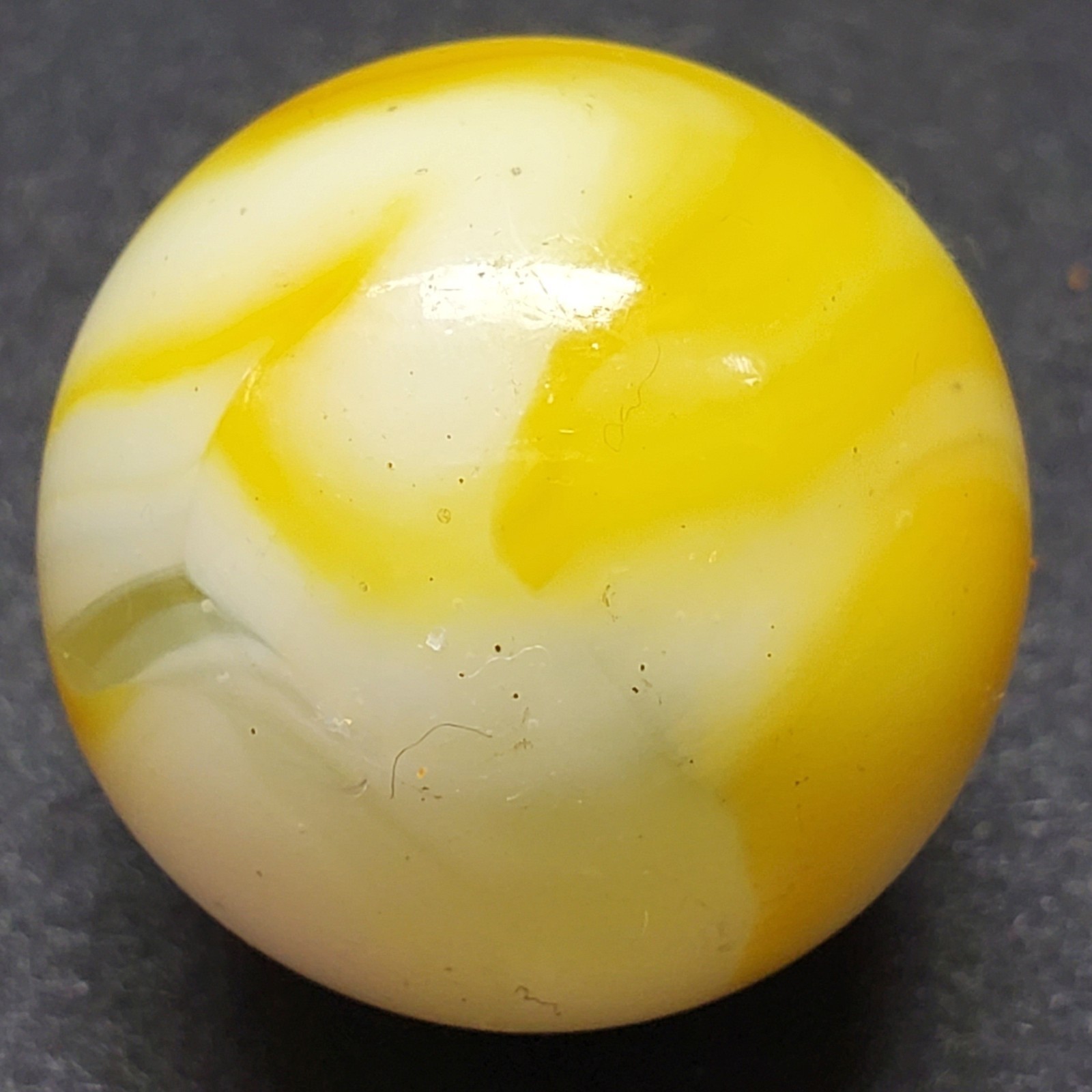 Vintage 1″ Shooter Marble Yellow White Swirl Glass Akro Peltier?