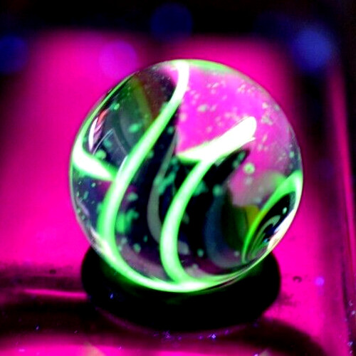 BRIAN TRILLAS GLASS MARBLE/.725″CRUSHED OPAL, GREEN BLACKLIGHT RAINBOW CORKSCREW