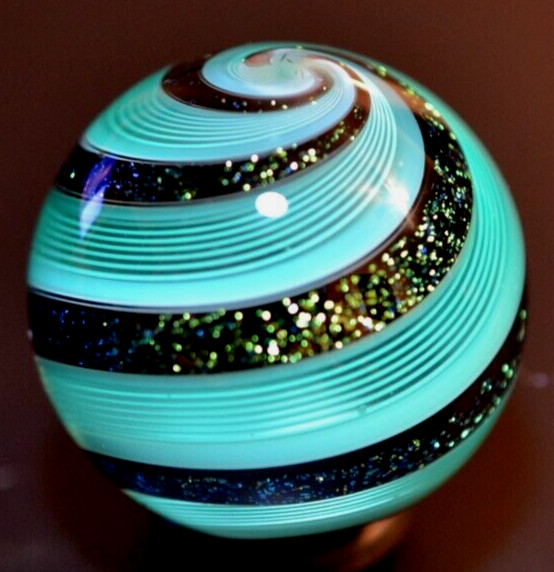 HOT HOUSE GLASS MARBLE/1.198″-SPEARMINT BANDED FINE LINER # 938-GREEN DICHROIC
