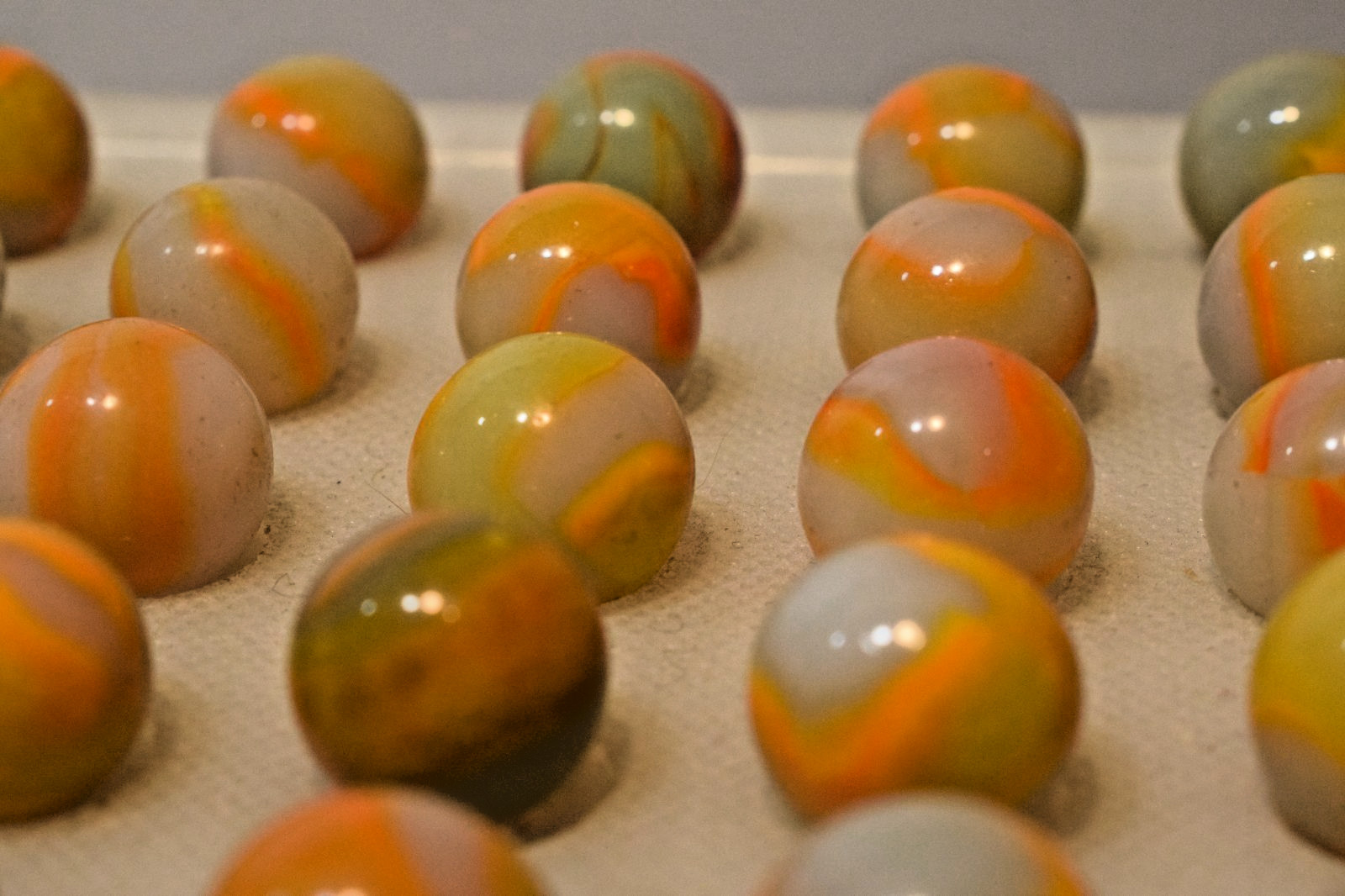 VITRO AGATE TIGER EYE MARBLES PELTIER RAINBO MUDDIES 49PC MIX LOT YELLOW ORANGE