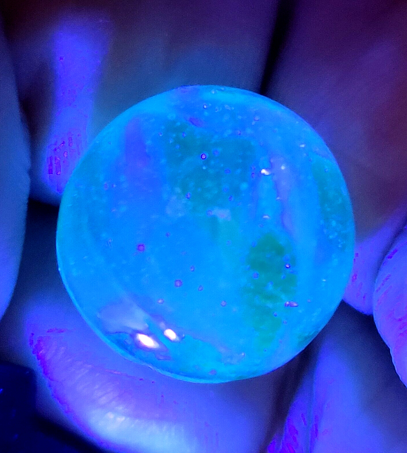 ANTIQUE VASELINE SEAMED GLASS UV REACTIVE ! NOT A CHEAPER GLOWIE .62″ NM+/- M239
