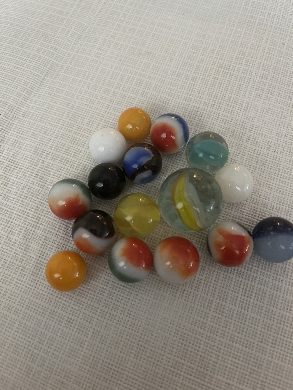 Lot x 16 Rare Vintage Marbles Multi Color Mixed Sizes Colors Glass