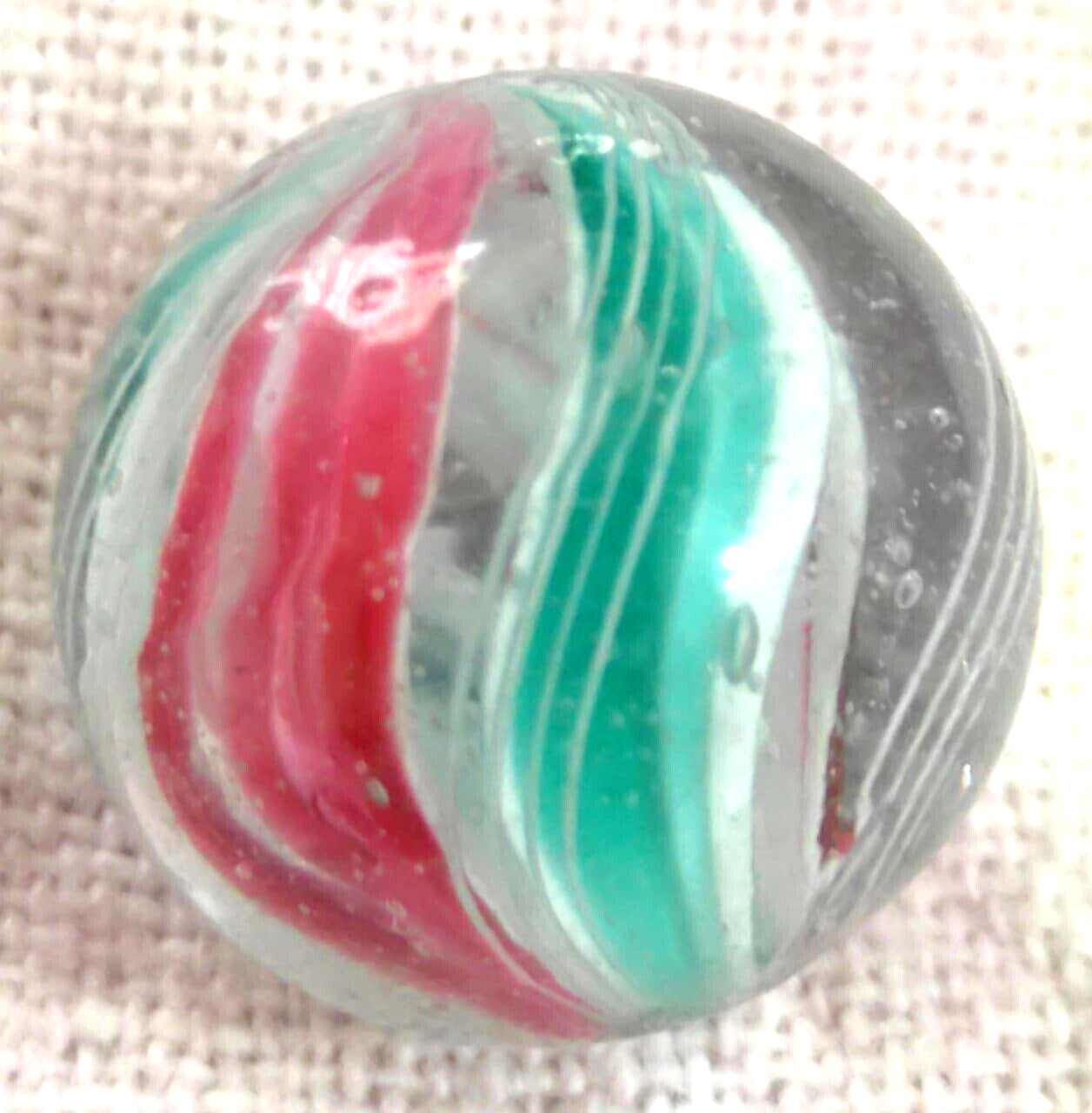 TOY MARBLE .72,4 divided ribbon core jelly 2 pink 2green with white cage threads