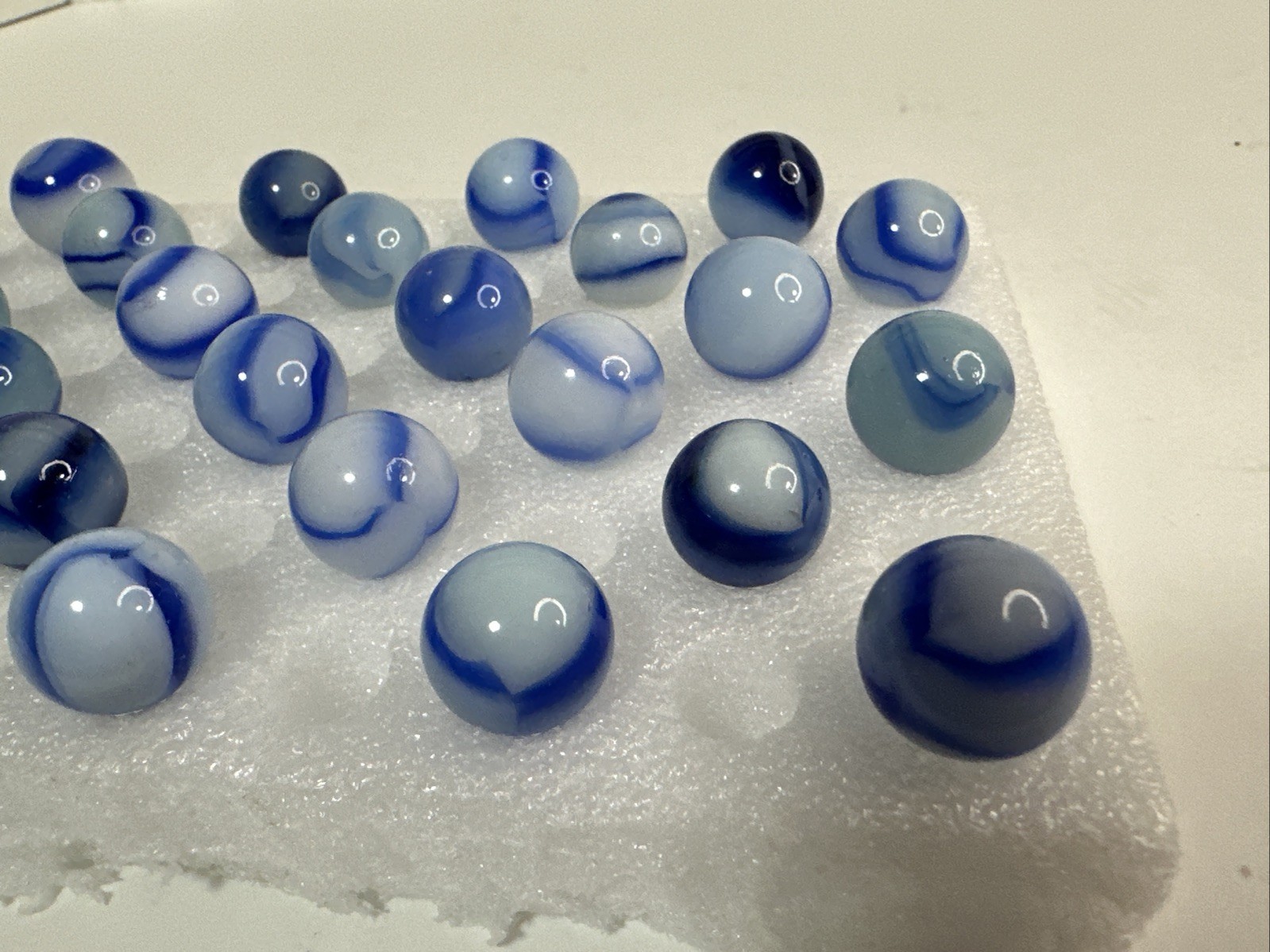 109 Lot Of 30 Vintage Peltier Rainbo Marbles!