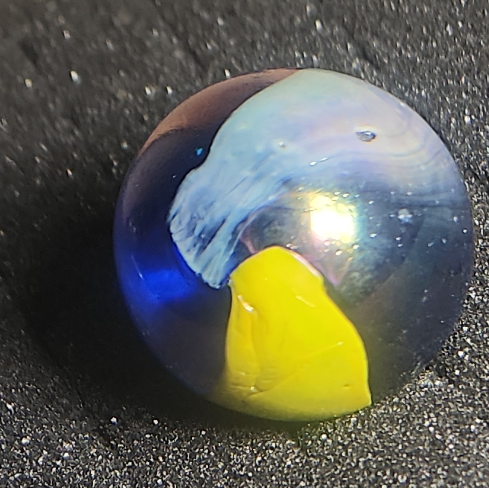 Vintage Vitro Agate Parrot 21.97mm Wet-Mint; Sky & Dark Blue, Yellow, White 💎