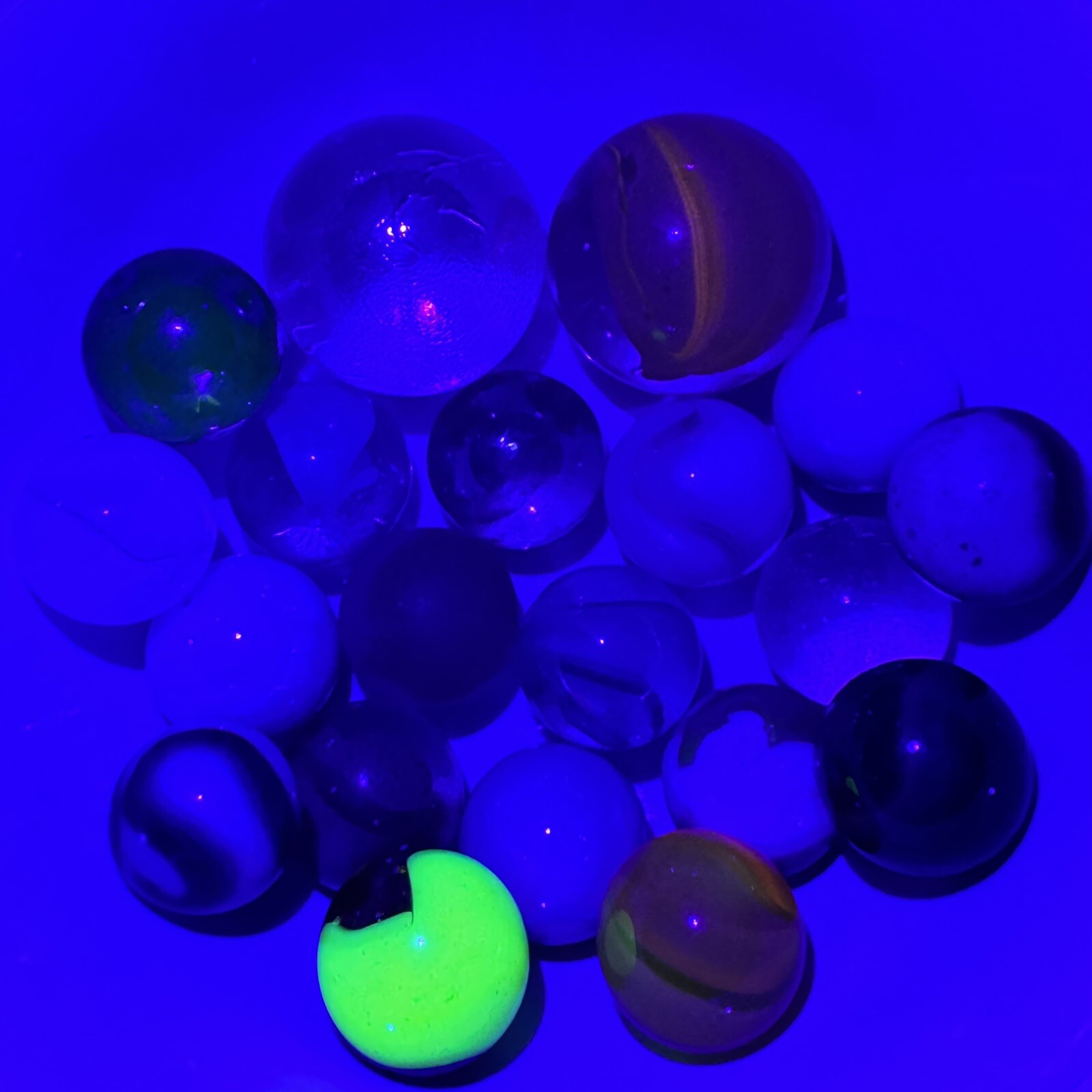 Vintage Marble Lot Of MARBLES UV Reactive Cadmium Uranium Lot #64