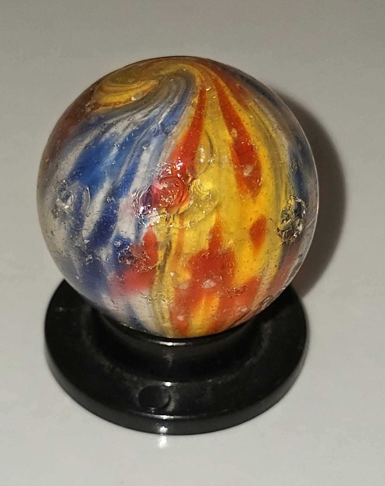 ANTIQUE GERMAN PANELED ONIONSKIN END OF DAY MARBLE SHOOTER 1+ INCH DIAMETER.