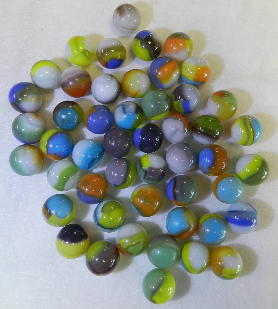 #20895m Nice Vintage Group of 30 Vitro Agate Marbles .60 to .62 Inches