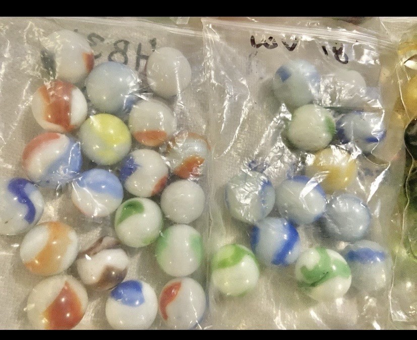 Lot Of Over 800 Marbles *From Pee Wee To Shooters*