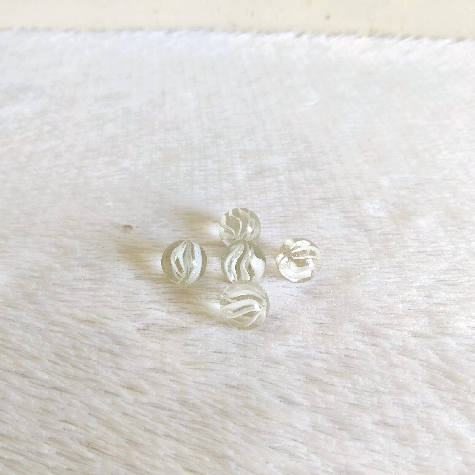 Vintage Old White Color Swirl Glass Marble 5 Pcs Decorative Collectibles G146