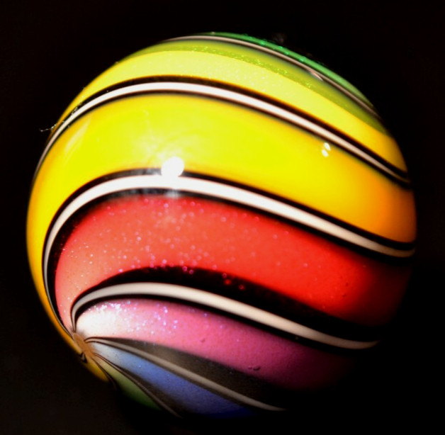 HOT HOUSE GLASS MARBLE/1.695″-CLASSIC DICHROIC BEACHBALL-YELLOW,LIME,ROYAL++