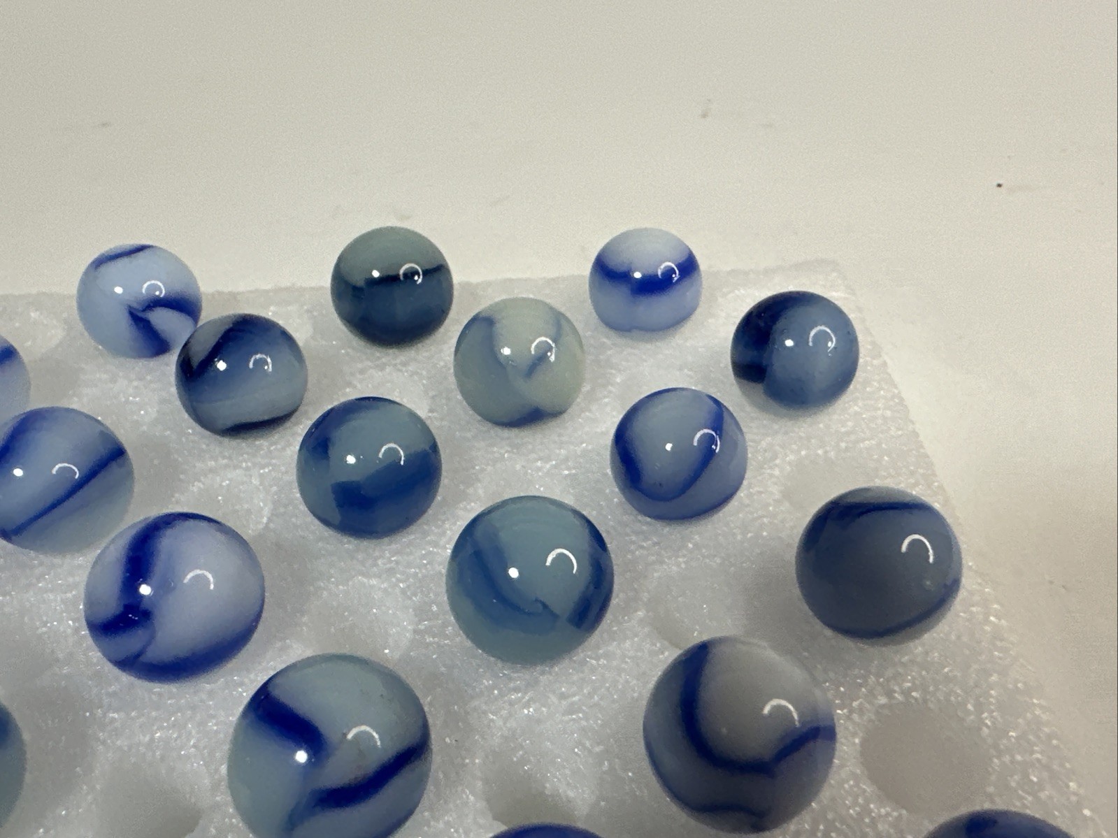 109 Lot Of 30 Vintage Peltier Rainbo Marbles!