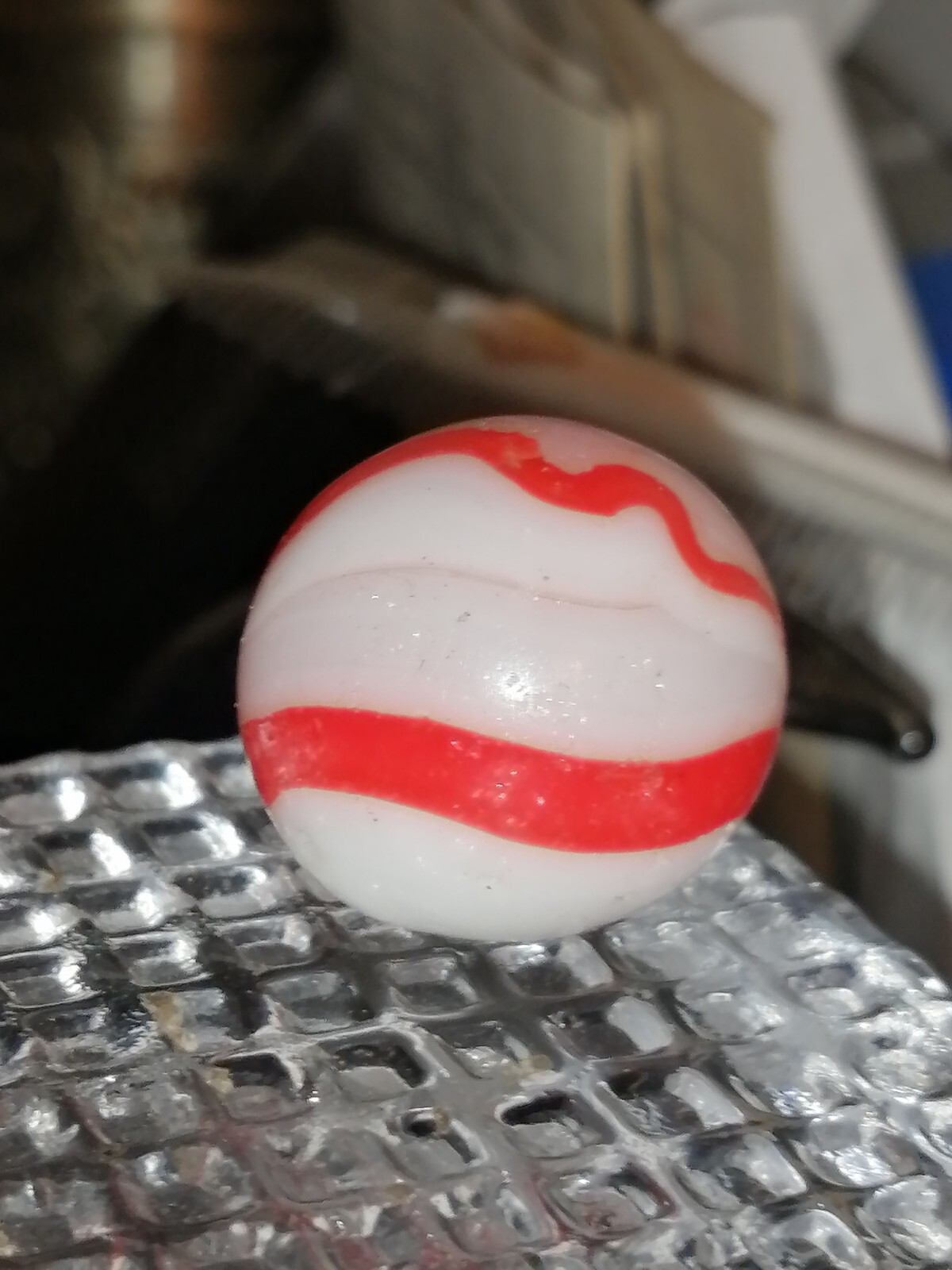 Antique Transitional Yasuda 11/16″ Hand Gathered Drizzle Red 9 And Tail Marble