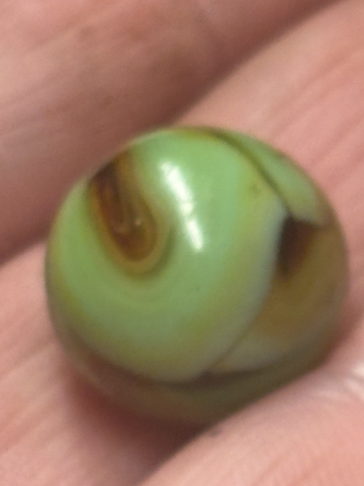 23/32″ Rare CAC 4 Color Swirl In Beautiful NM 8.9 Condition.