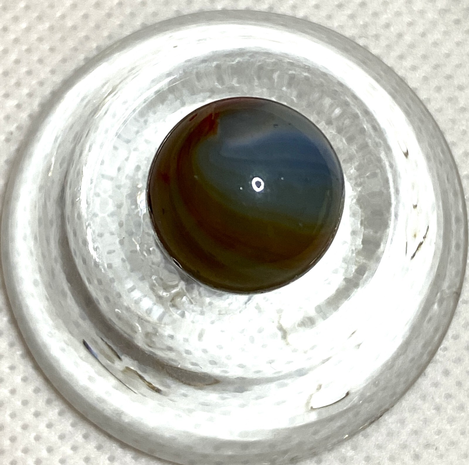 CLEAR BASE TRILIGHT BUTTERMILK VITRO AGATE OXBLOOD .59″ NM + – BLOW-HOLES MF27
