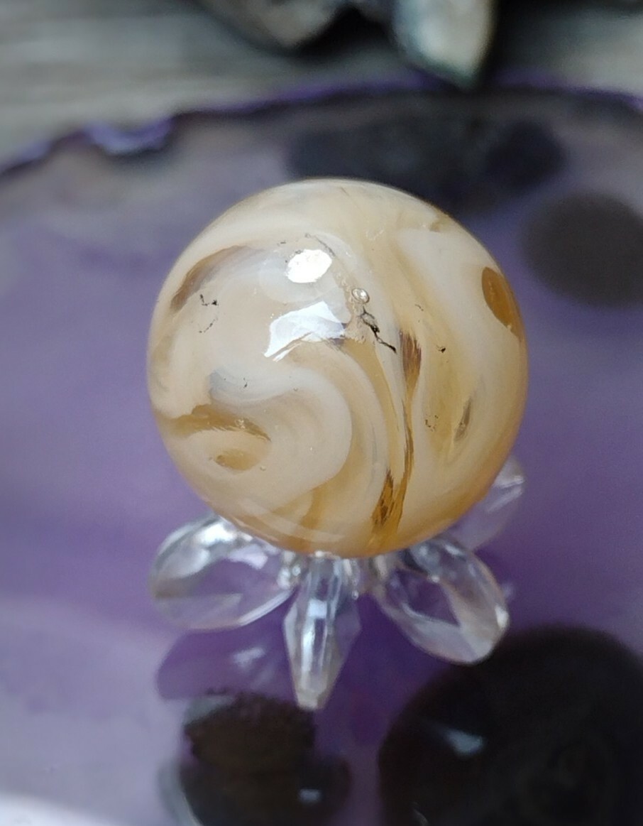 Wild ZIG ZAG Ivory Tan WV Swirl Davis or Jackson ? Vintage Marbles .65″ NM- VG