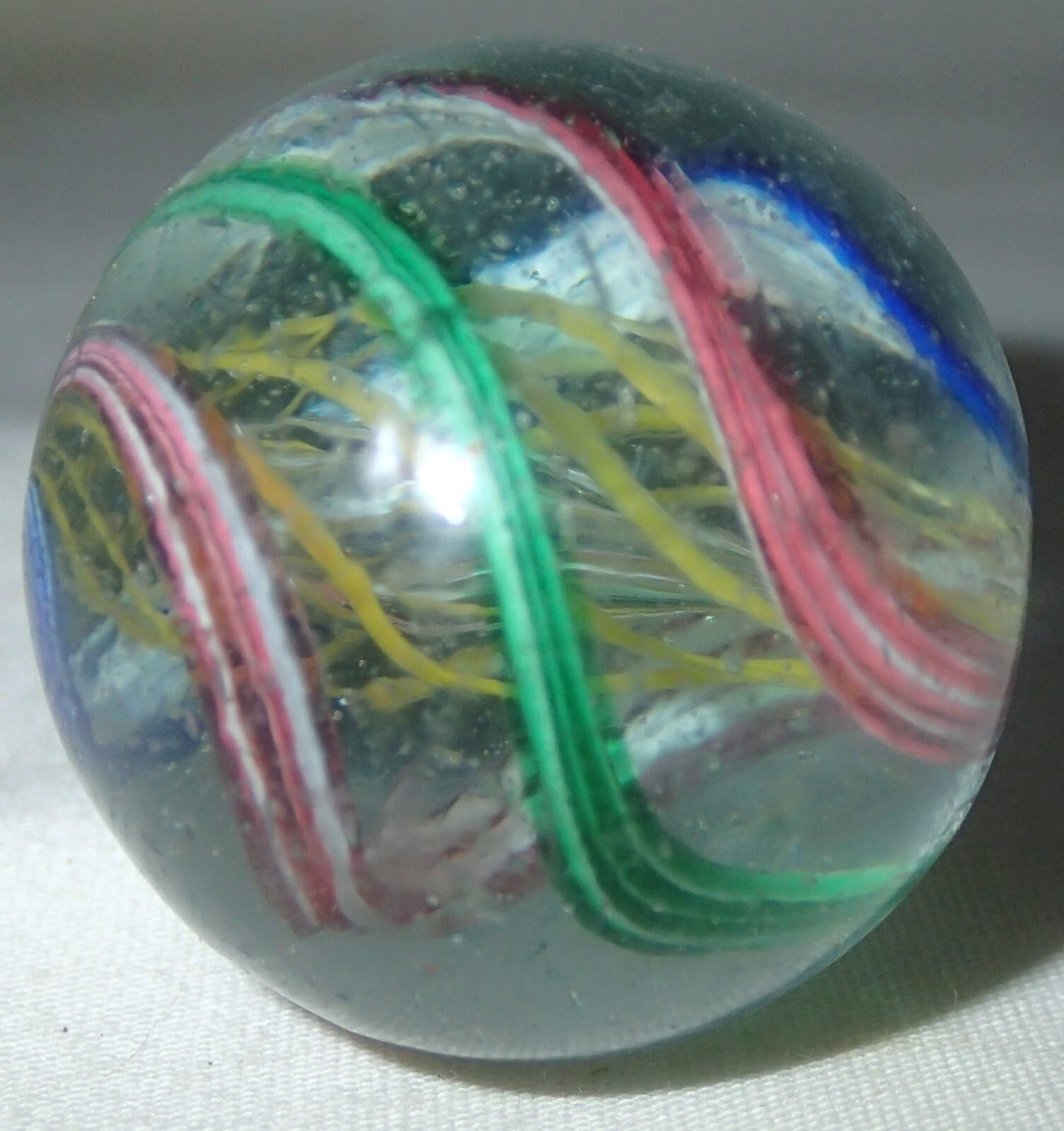 ANTIQUE 1.5 ” GERMAN LATTICINO SWIRL GLASS TOY MARBLE MAN CAVE ART ESTATE FRESH