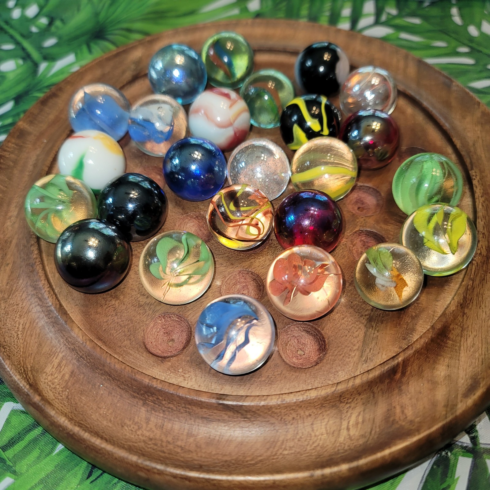 Antique /Vintage Marbles Lot Of 214 Including 25 Shooters. Sizes From 1/2″-1″.