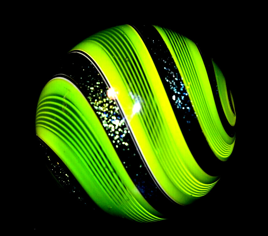 HOT HOUSE GLASS MARBLE/1.815″-LIME BANDED FINE LINER #66-GRASS GREEN DICHROIC