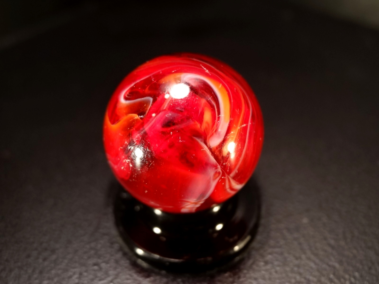 CHRISTENSEN AGATE FIRE ENGINE RED w/SQUIGGLES PERSONAL COLLECTION Wet Mint