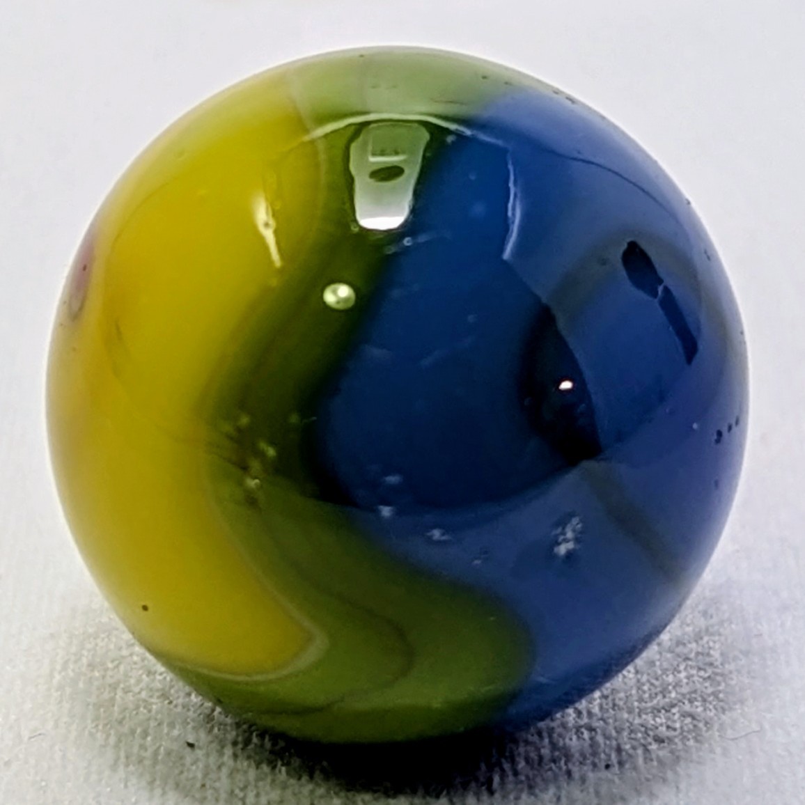 Vintage Vitro Agate Parrot Marble 23.03 mm Wet Mint; Oxblood,Blue, Green Yellow