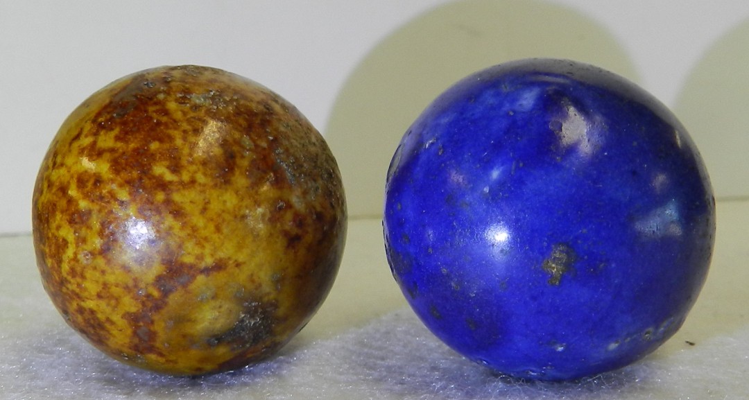 #21045m 1.16 Inches Vintage Pair of German Handmade Bennington Shooter Marbles